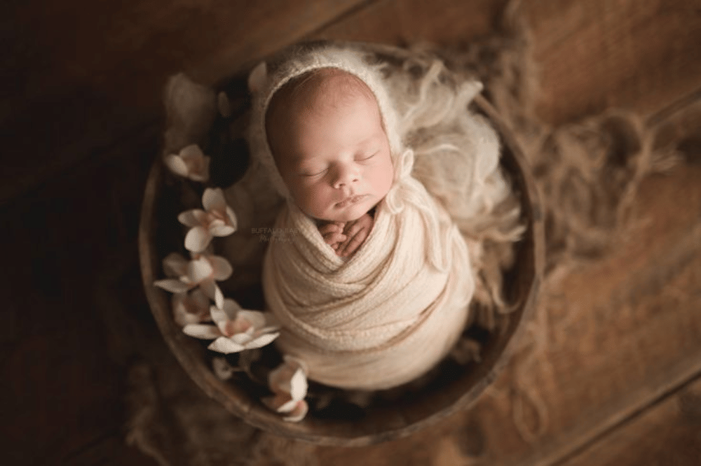 Pose Newborn Photoshoot .png