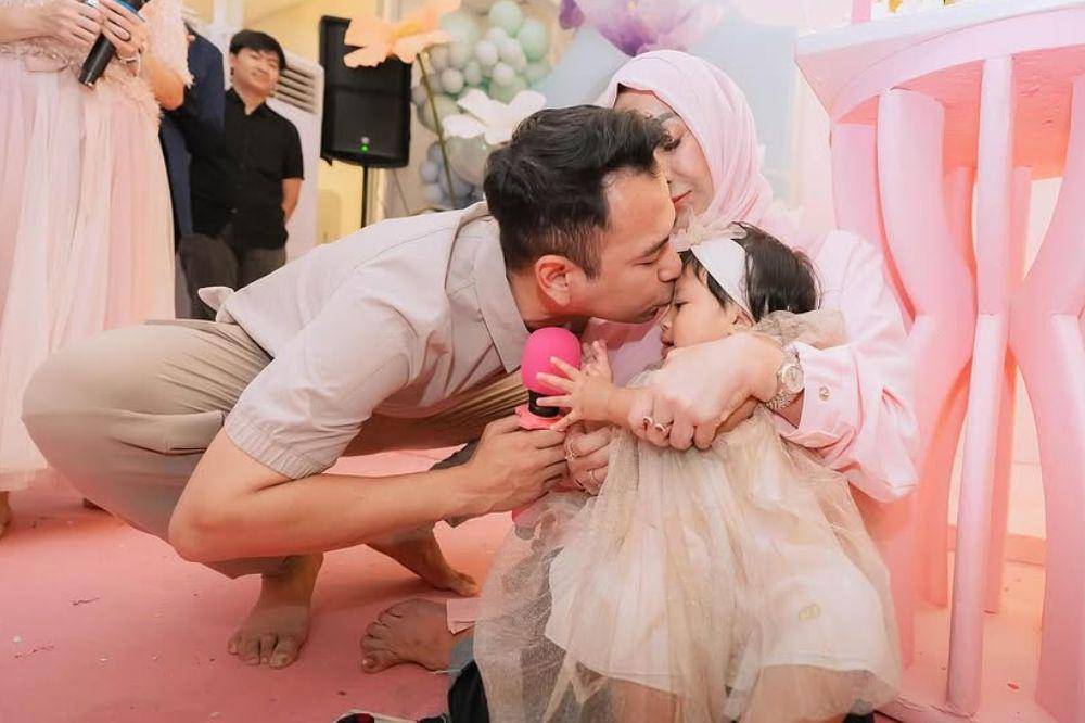 Momen Lily ulang tahun yang ke-1