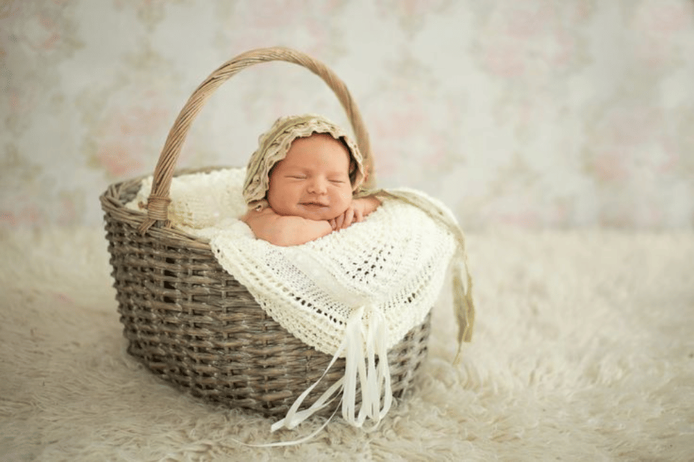 Pose Newborn Photoshoot .png