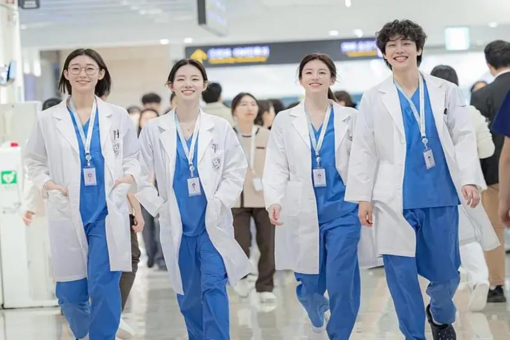 5 Kisah Persalinan di Drakor Resident Playbook