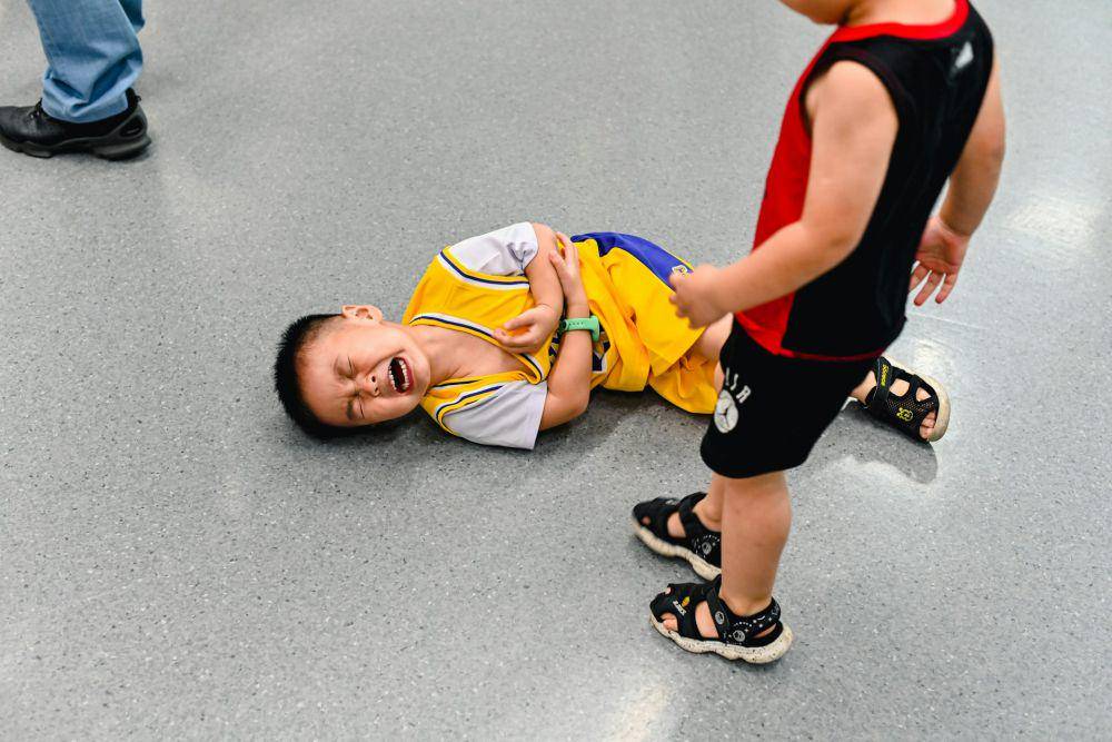 ilustrasi anak tantrum (unsplash.com/yang miao)