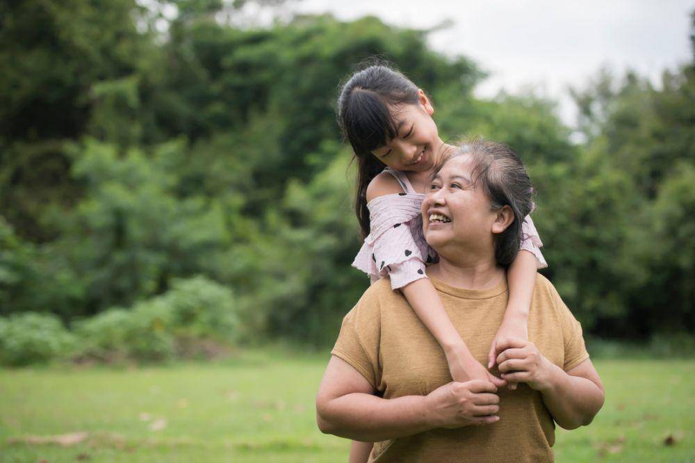 Mama dan anak perempuan