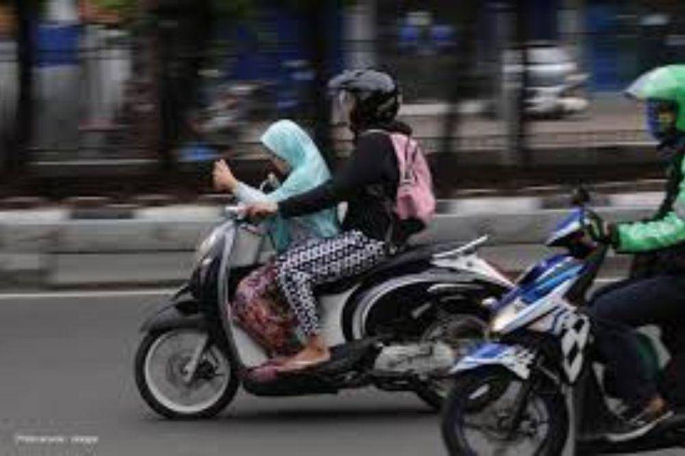 Bahaya Bonceng Depan di Motor