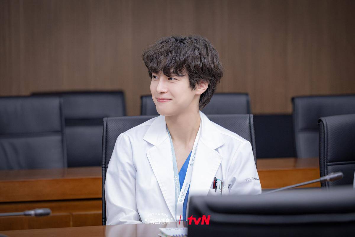 Um Jae Il dari Resident Playbook