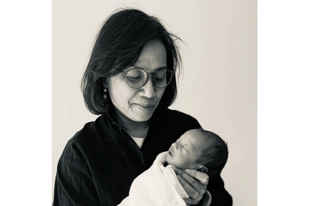 Potret Penuh Cinta Sri Mulyani Sambut Kehadiran Cucu Baru! (1).png