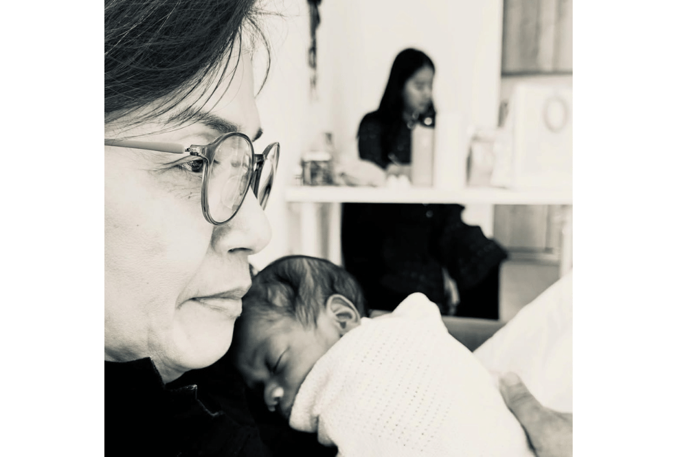 Potret Penuh Cinta Sri Mulyani Sambut Kehadiran Cucu Baru! (2).png