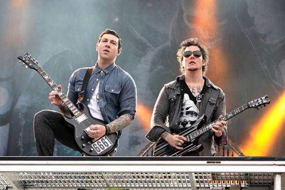 Makna Lagu 'A Little Piece of Heaven' Avenged Sevenfold dan artinya