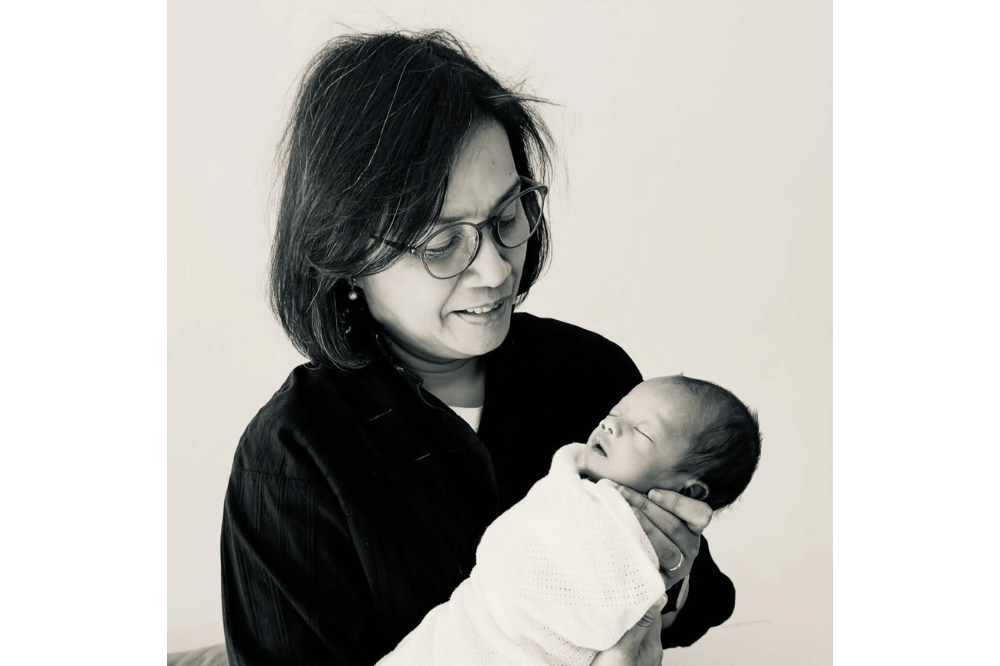 Potret Penuh Cinta Sri Mulyani Sambut Kehadiran Cucu Baru! (3).png