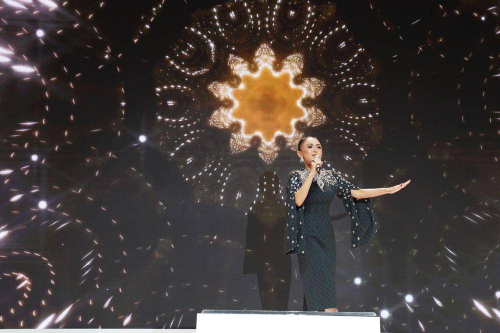 Bottonscarves-1 (2).jpg