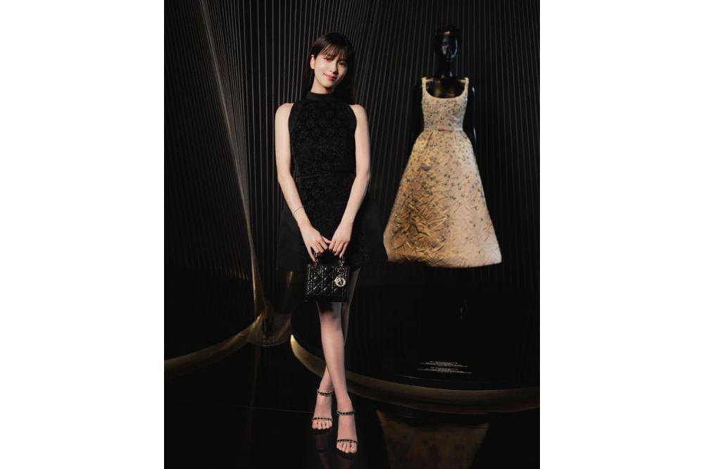 jisoo pameran dior.jpg