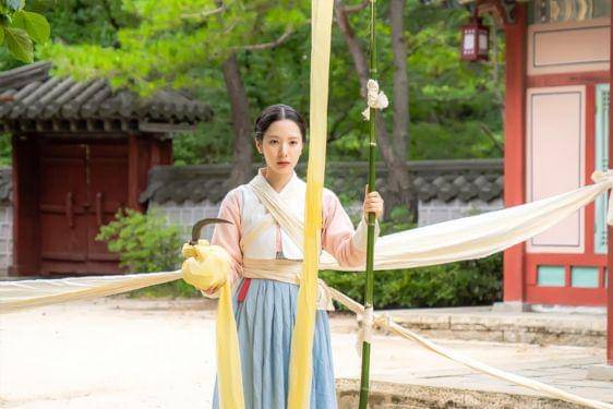 10 Artis Korea Terpopuler 2025, Menurut Good Data Corporation 7.jpg