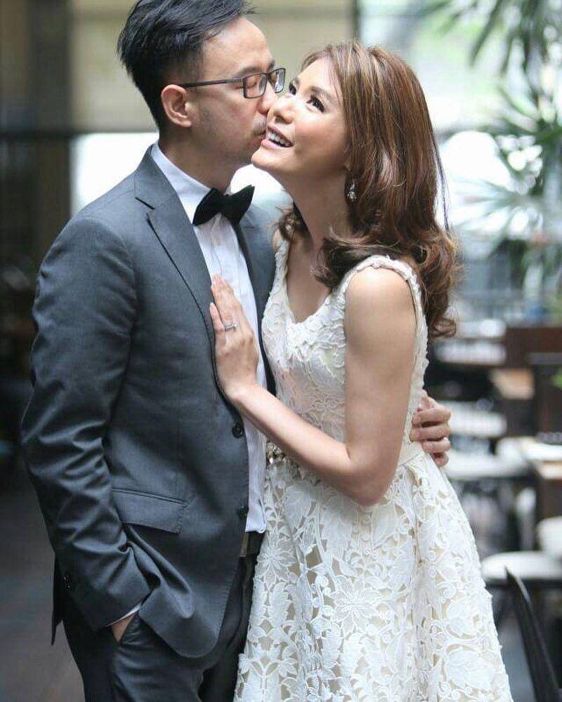 artis menikah usia 40 tahun 