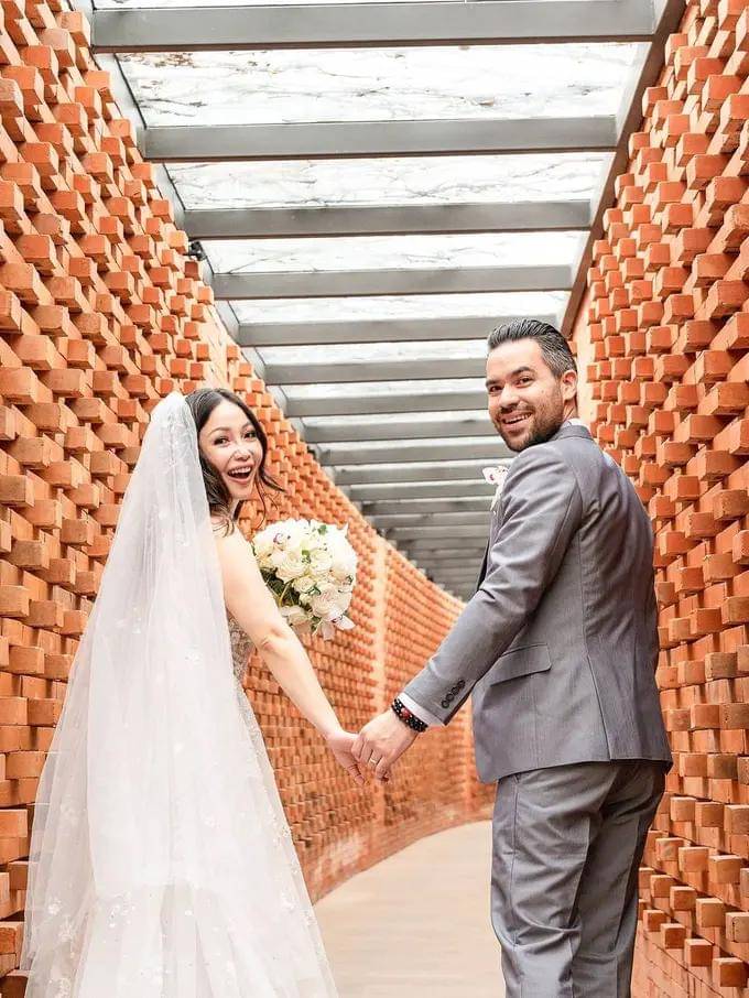 artis menikah usia 40 tahun 