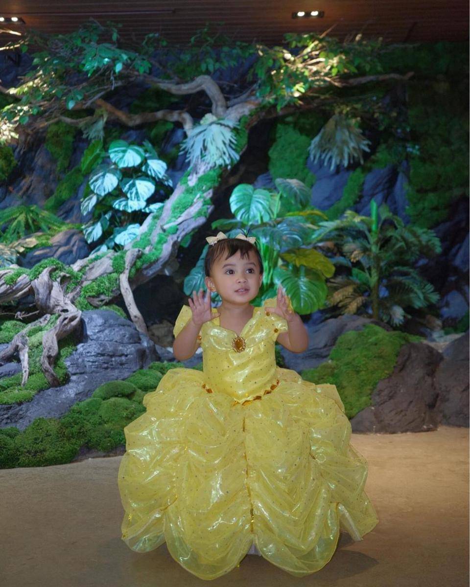 Ameena dan Azura nonton Disney on Ice (instagram.com/aurelie.hermansyah)