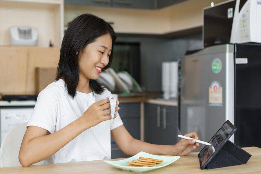 ilustrasi membuat jadwal makan (freepik.com/ fefy07122532)