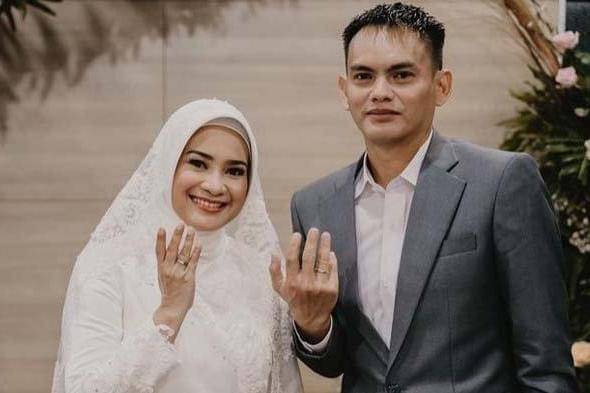 Artis yang Menikah dengan Berondong