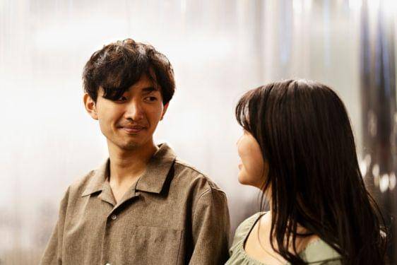 Makna Lagu 'Tip Toe'  HYBS dan Artinya, Saat Individu Dilanda Asmara