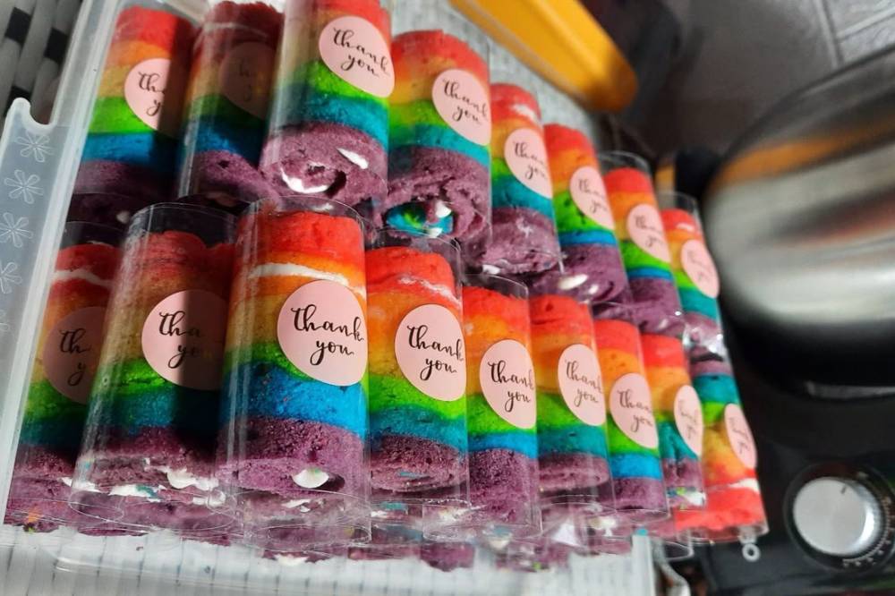 Hindari jajanan warna mencolok