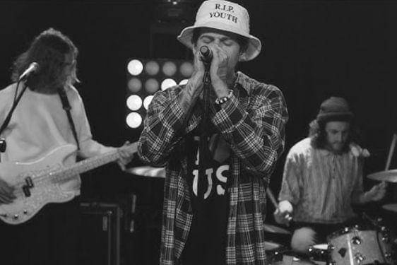 Makna Lagu 'Sweater Weather' The Neighbourhood dan Artinya 4.jpg