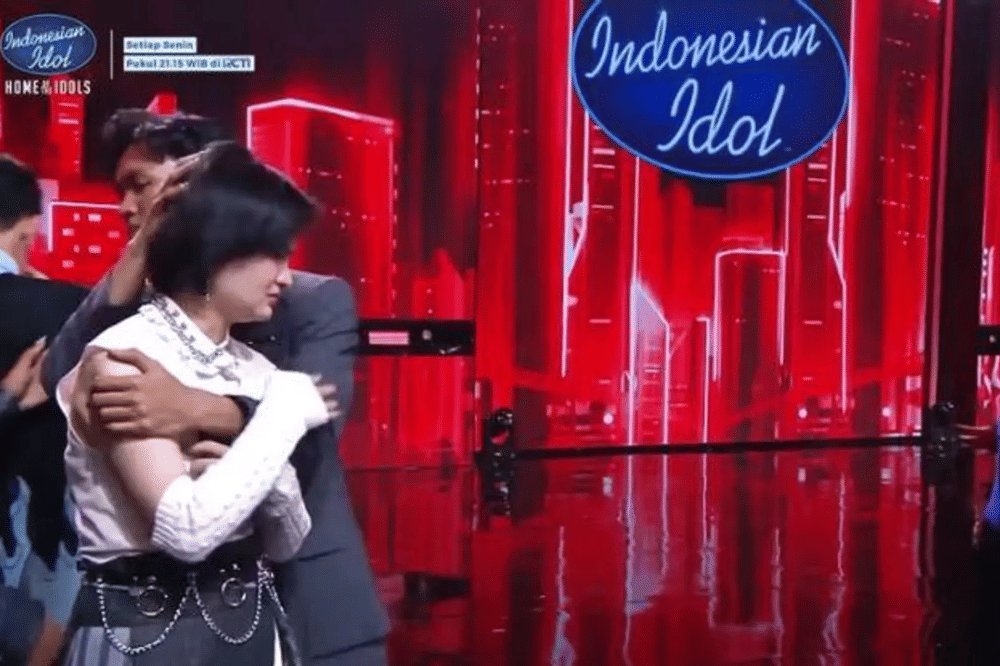 Fajar Noor dan Mesa Hira Indonesian Idol