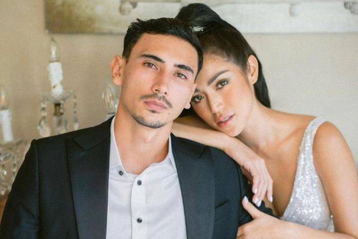 Artis yang Menikah dengan Berondong