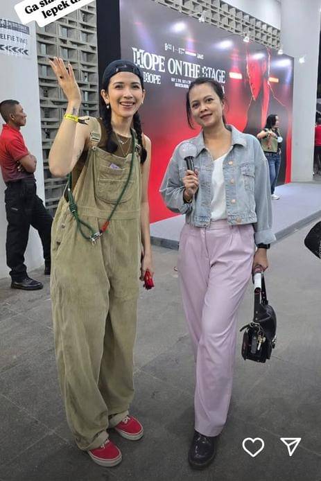 Gaya Para Seleb saat Nonton Konser J-Hope di Jakarta 6.jpg