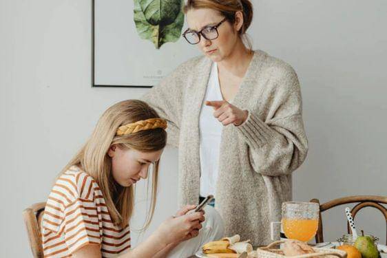 Pola Asuh yang Sehat Dimulai dari Kesehatan Mental Orangtua 3.jpg