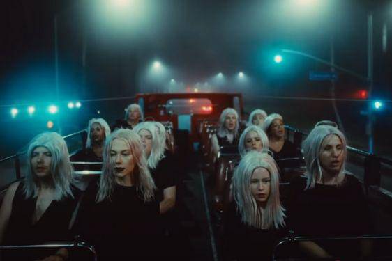 Makna Lagu 'Scott Street' Phoebe Bridgers dan Artinya, Upaya Nostalgia