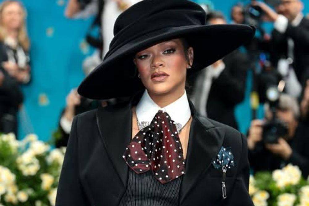 rihanna hamil anak ketiga met gala 2025