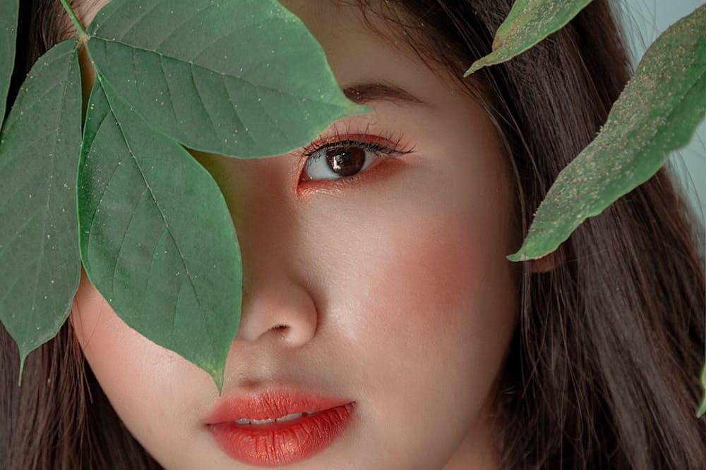 mata manusia cokelat asia