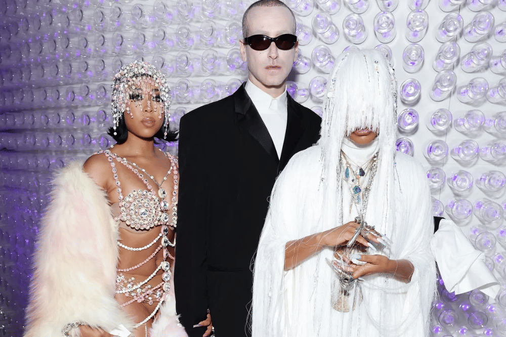 Erykah Badu dan Puma Curry