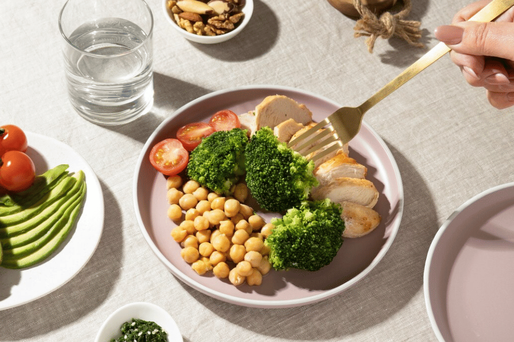 Kemendukbangga Bagikan MBG untuk Ibu Hamil dan Menyusui di Tangerang.png