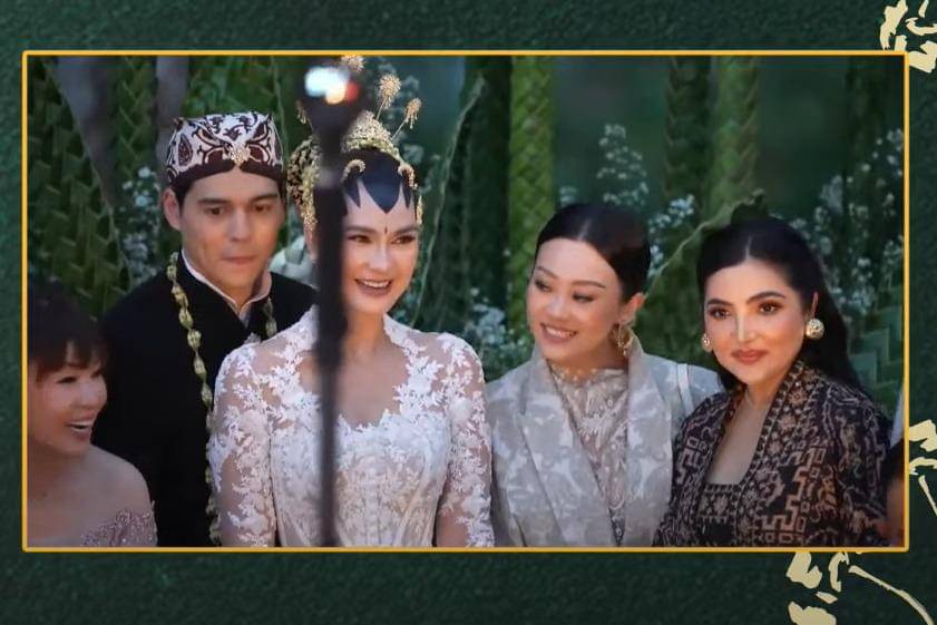 Ashanti di acara akad nikah Luna Maya dan Maxime
