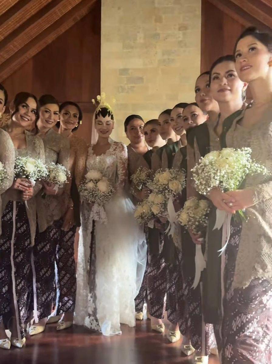 Bridesmaid di acara pernikahan Luna Maya