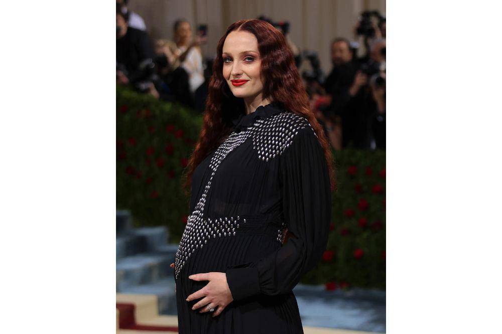 Artis yang Pernah Umumkan Kehamilan di Met Gala, Terbaru Ada Rihanna 4.jpg