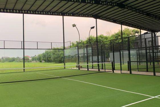 10 Rekomendasi Sewa Lapangan Padel di Jakarta Bisa Lihat Skyline Kota