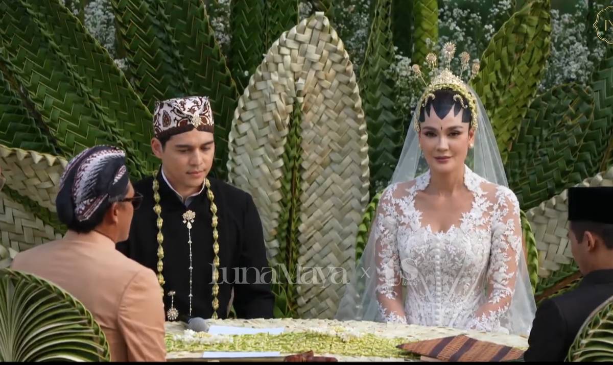 Akad nikah Luna Maya dan Maxime Bouttier