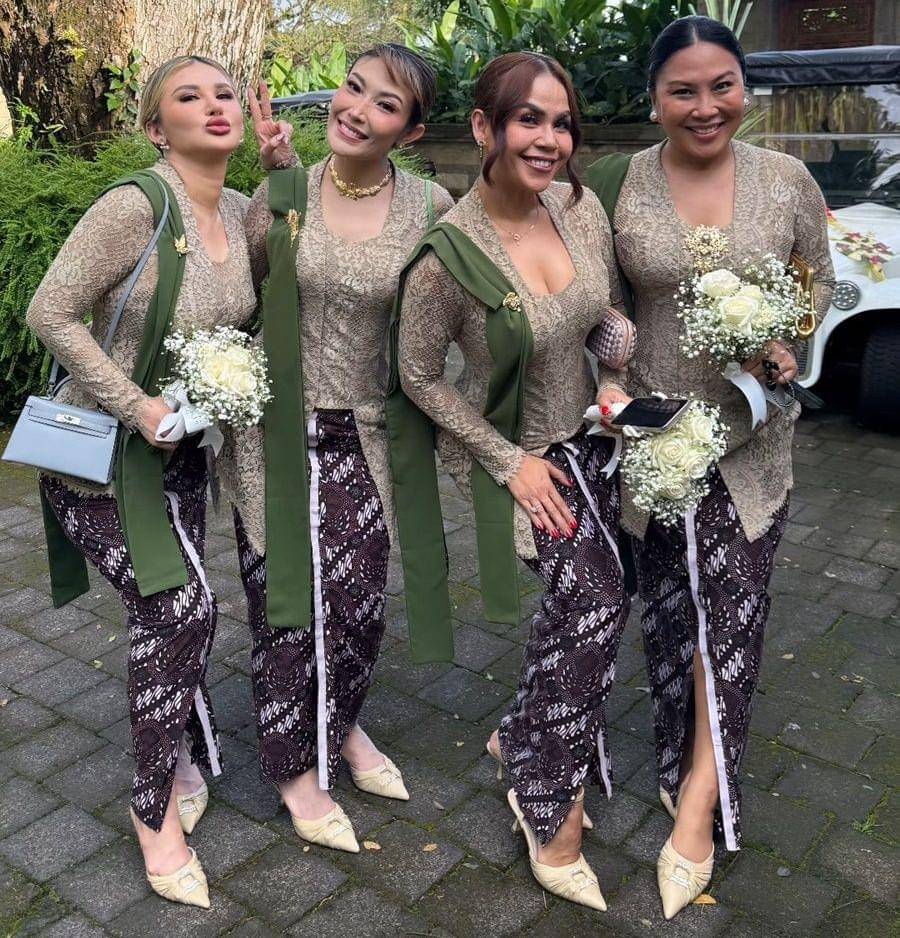 Geng Menteri Ceria di acara pernikahan Luna Maya