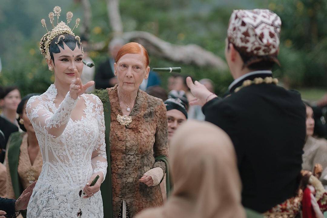 pernikahan luna maya 