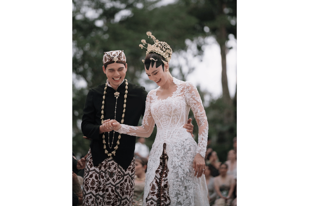 Penampilan Maxime Bouttier saat Pernikahan  (2).png