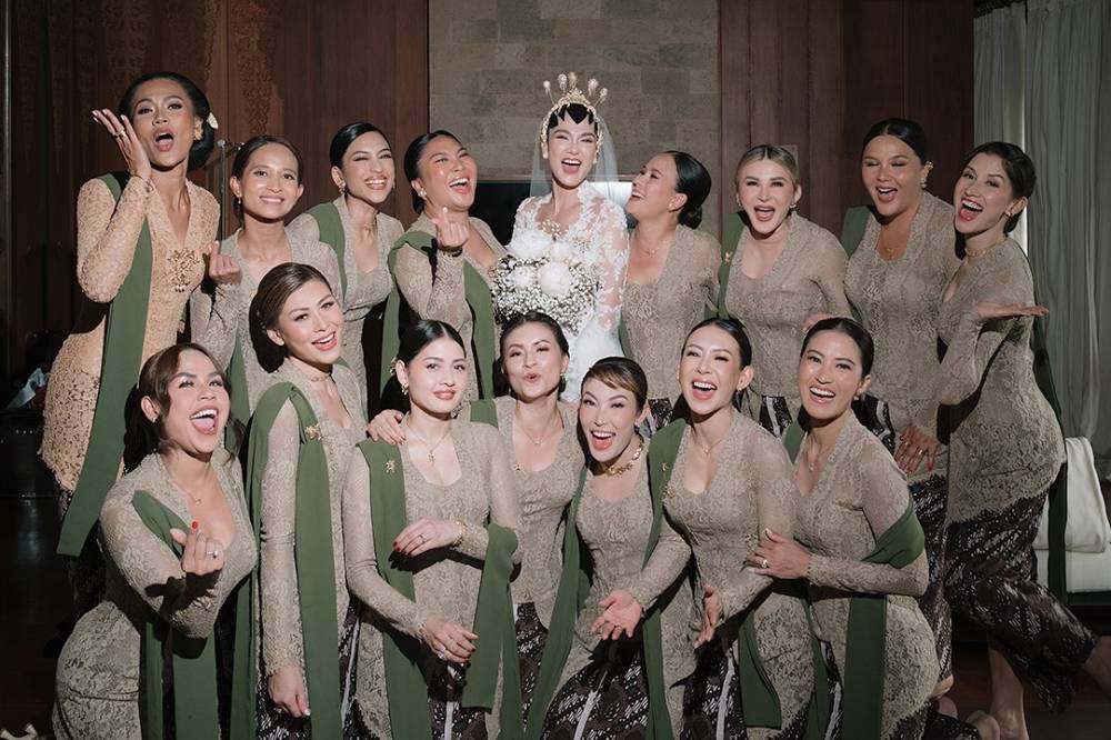 Bridesmaid di nikahan Luna-Maxime