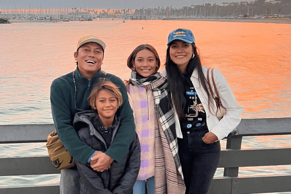 Foto Tipi Jabrik dan Keluarga