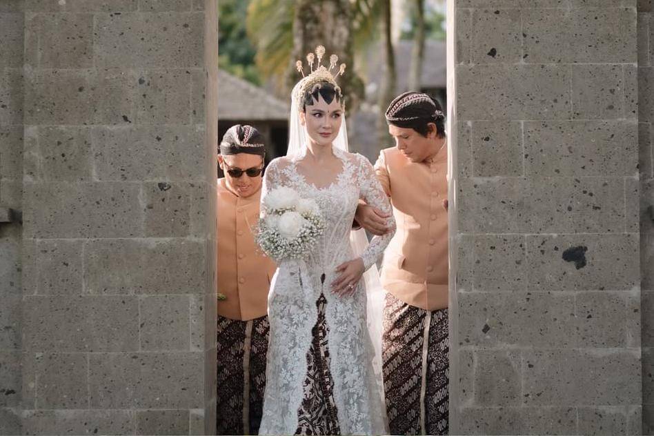 pernikahan luna maya 