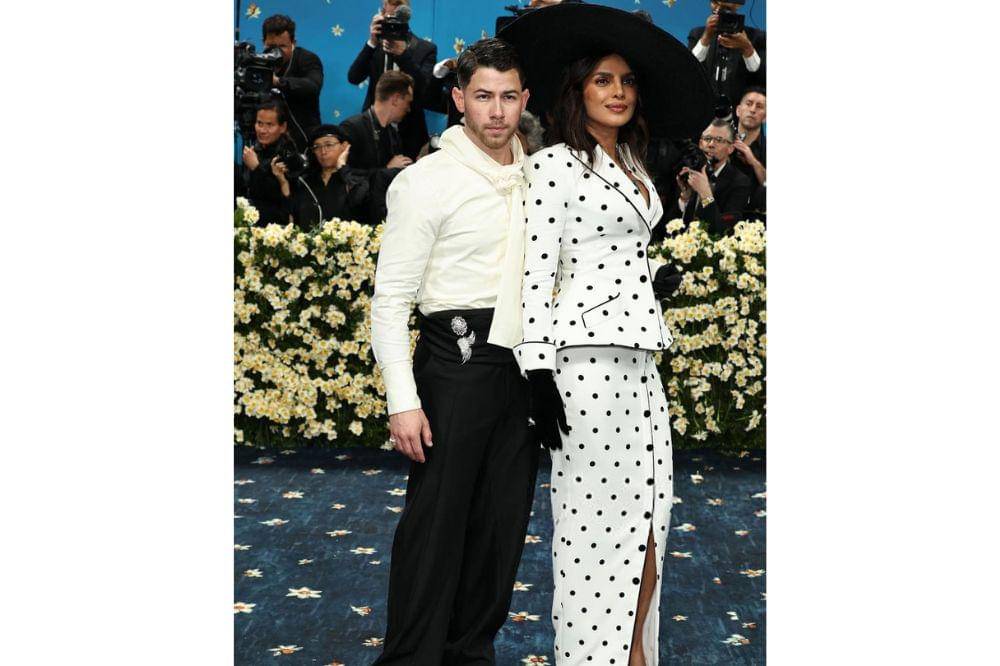 nick jonas dan priyanka chopra met gala 2025.jpg