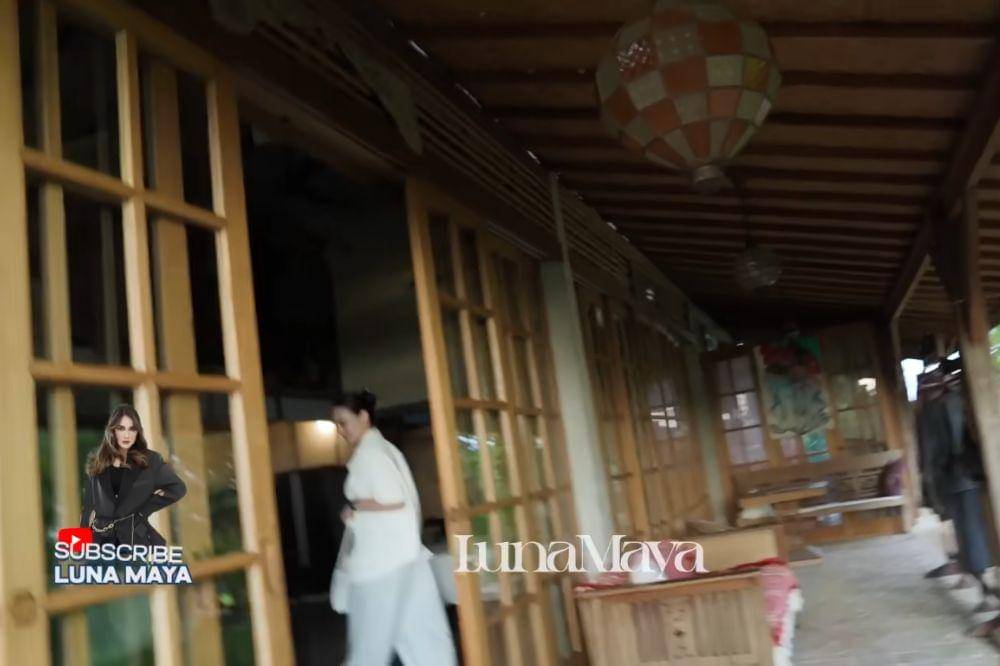 rumah ibu luna maya di bali