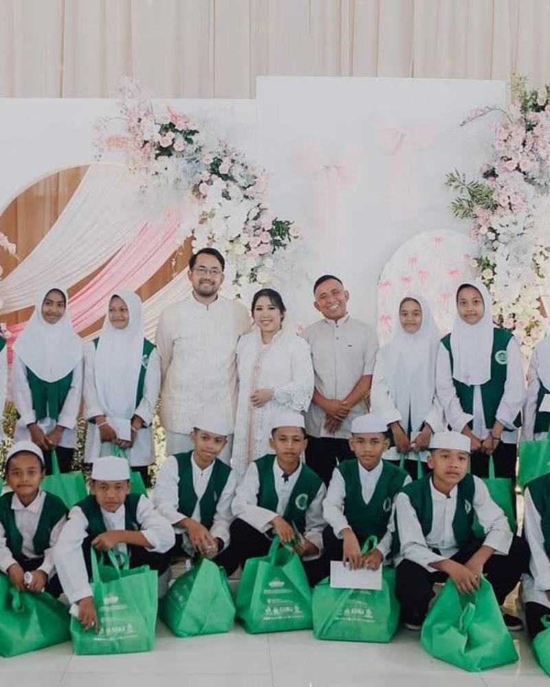 Momen akikah Kayya juga turut dihadiri oleh anak panti.png