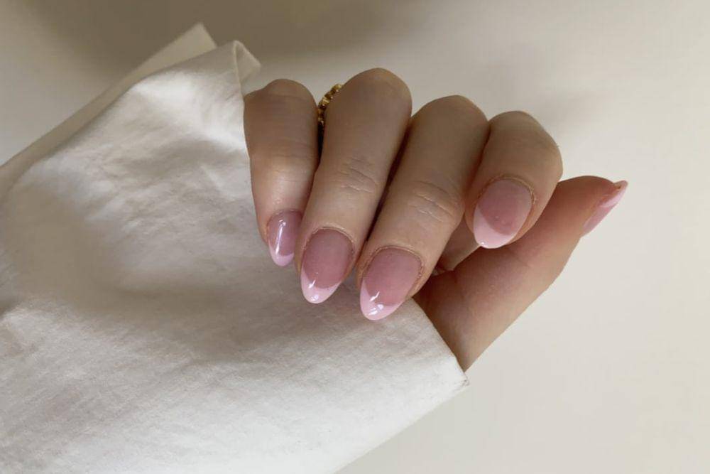 ilustrasi peach nails art (unsplash.com/Jodene Isakowitz)