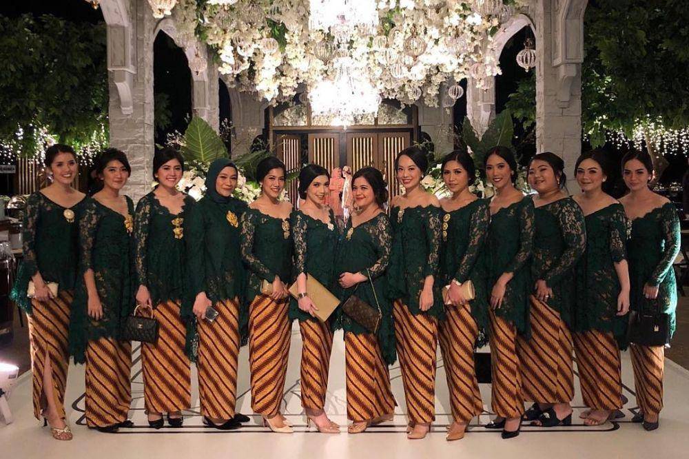 7 Foto Artis Jadi Bridesmaid saat Hamil 8.jpg