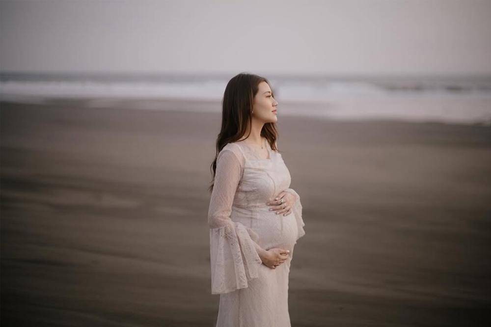 maternity aaliyah massaid 1