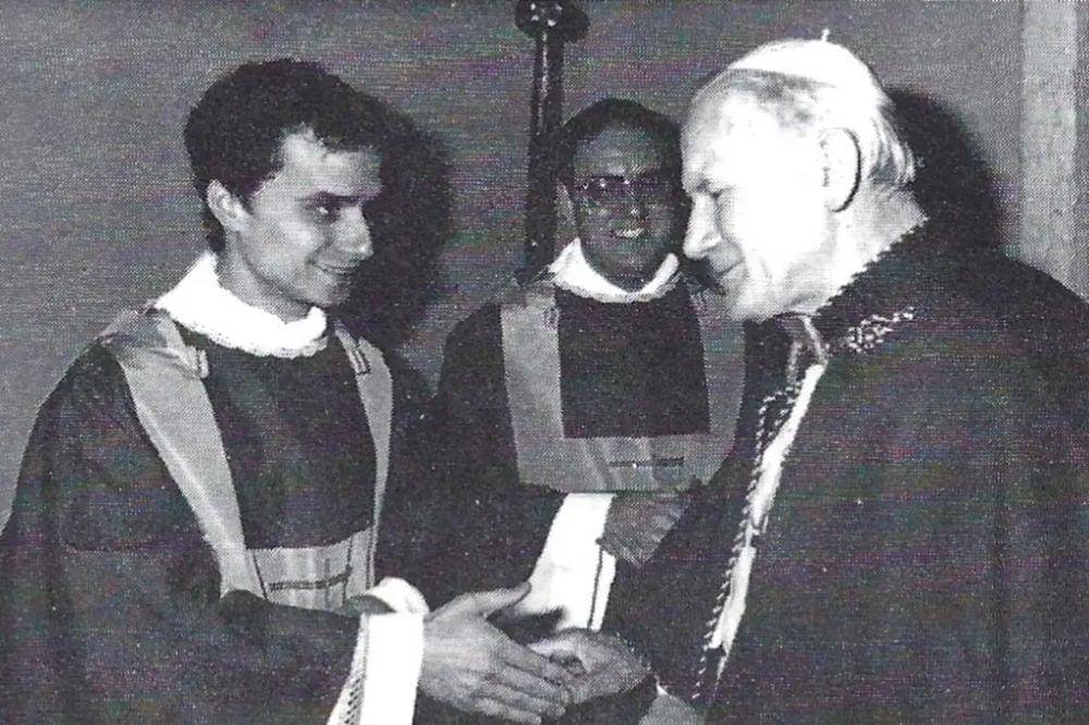 Potret masa muda Paus Leo XIV